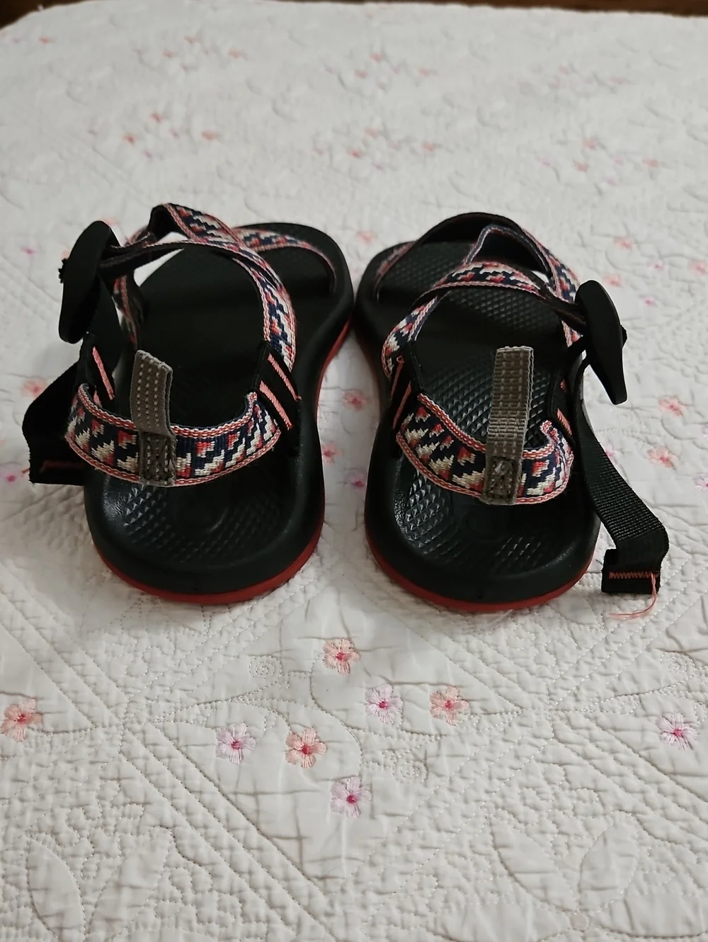Chaco Z1 Red Blue White Strappy Sandals Shoes Sz 3 Youth